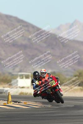 media/Oct-30-2025-Racers Edge (Thu) [[dabbdaf680]]/3-B Group/Session 2 (Turn 14)/